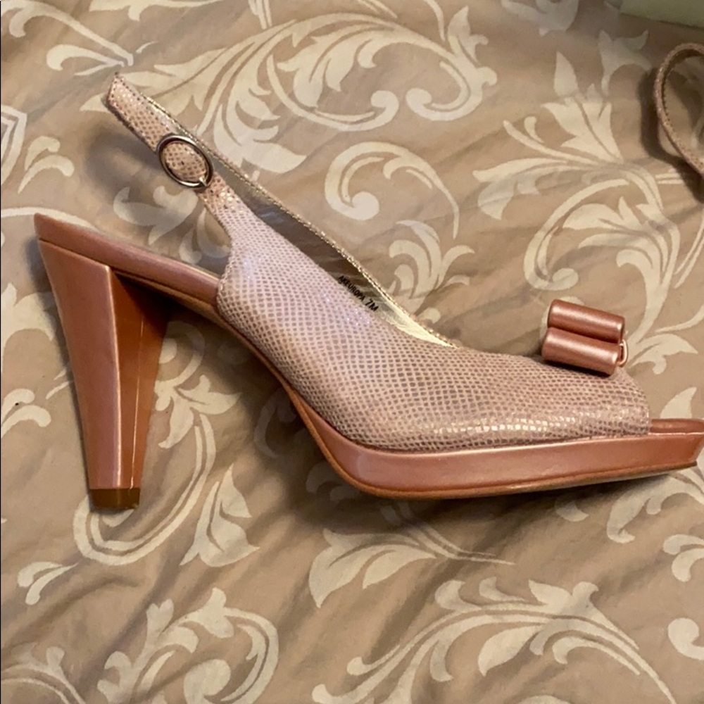 Anne Klein Europa Pink Heels Sz 7M - Picture 2 of 5